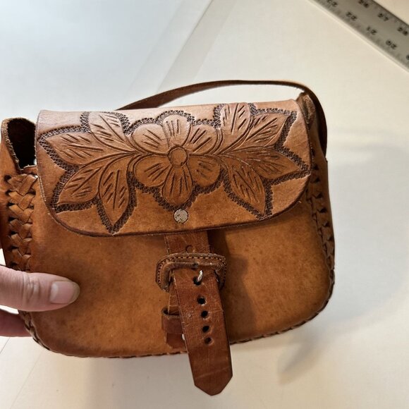 Handcrafted Brown Leather Crossbody Bag Floral Embossed Purse Adjustable Strap - Picture 4 of 7